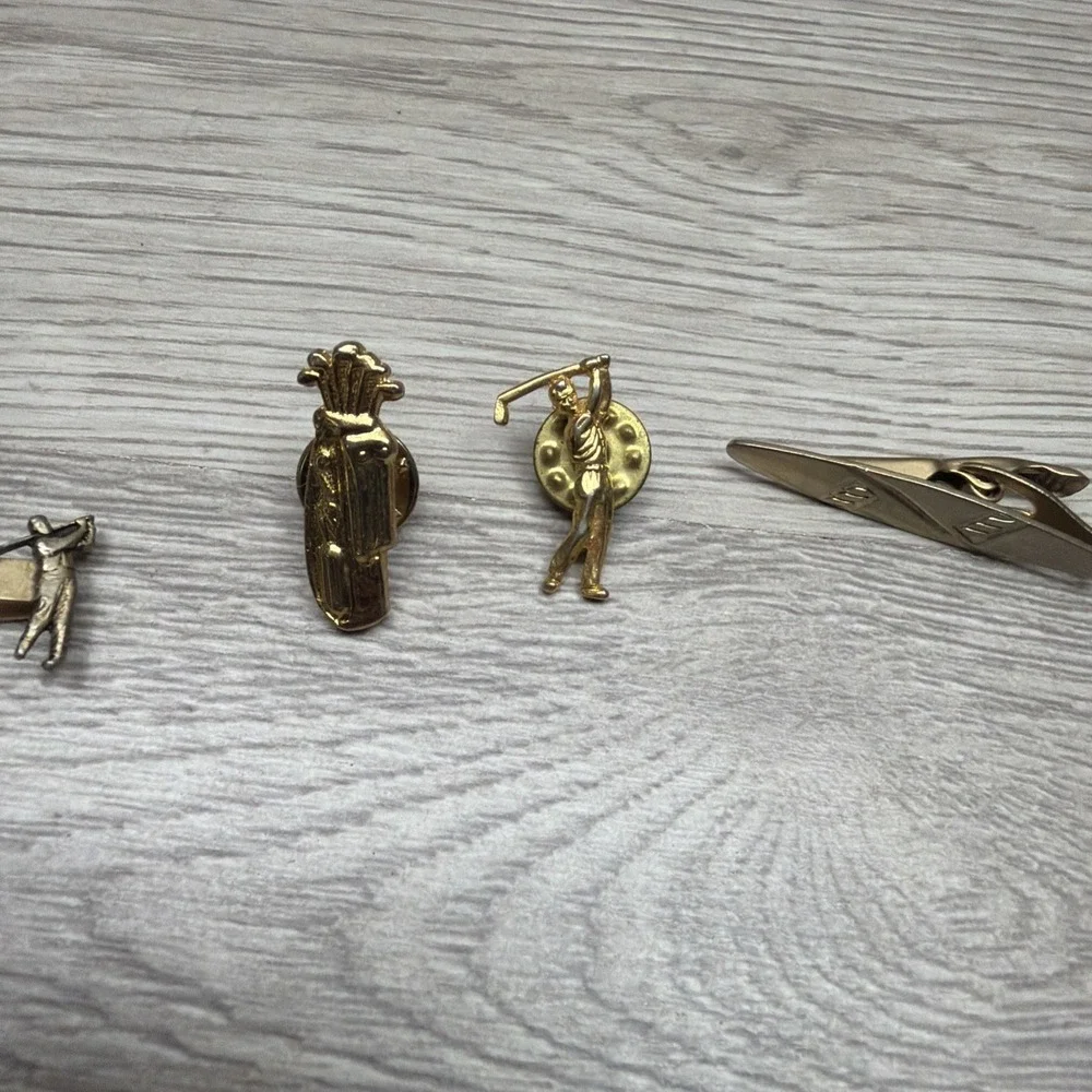 5 Vintage Gold Tone Label Pins Golfer Swinging Golf Ball Golfclubs W/ Divot Tool